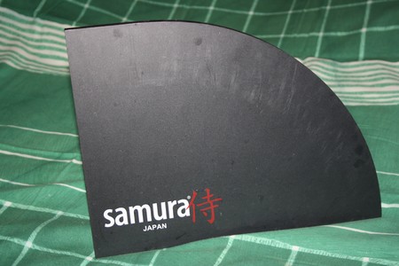 Магнитная подставка для ножей Samura